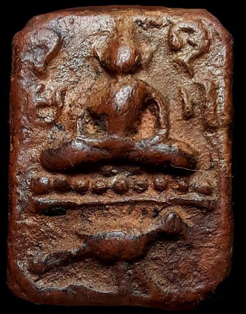 Phra Somkor were first discovered on B.E. 2392 in Wat Phra Boromathat. Gumpangpeth province.